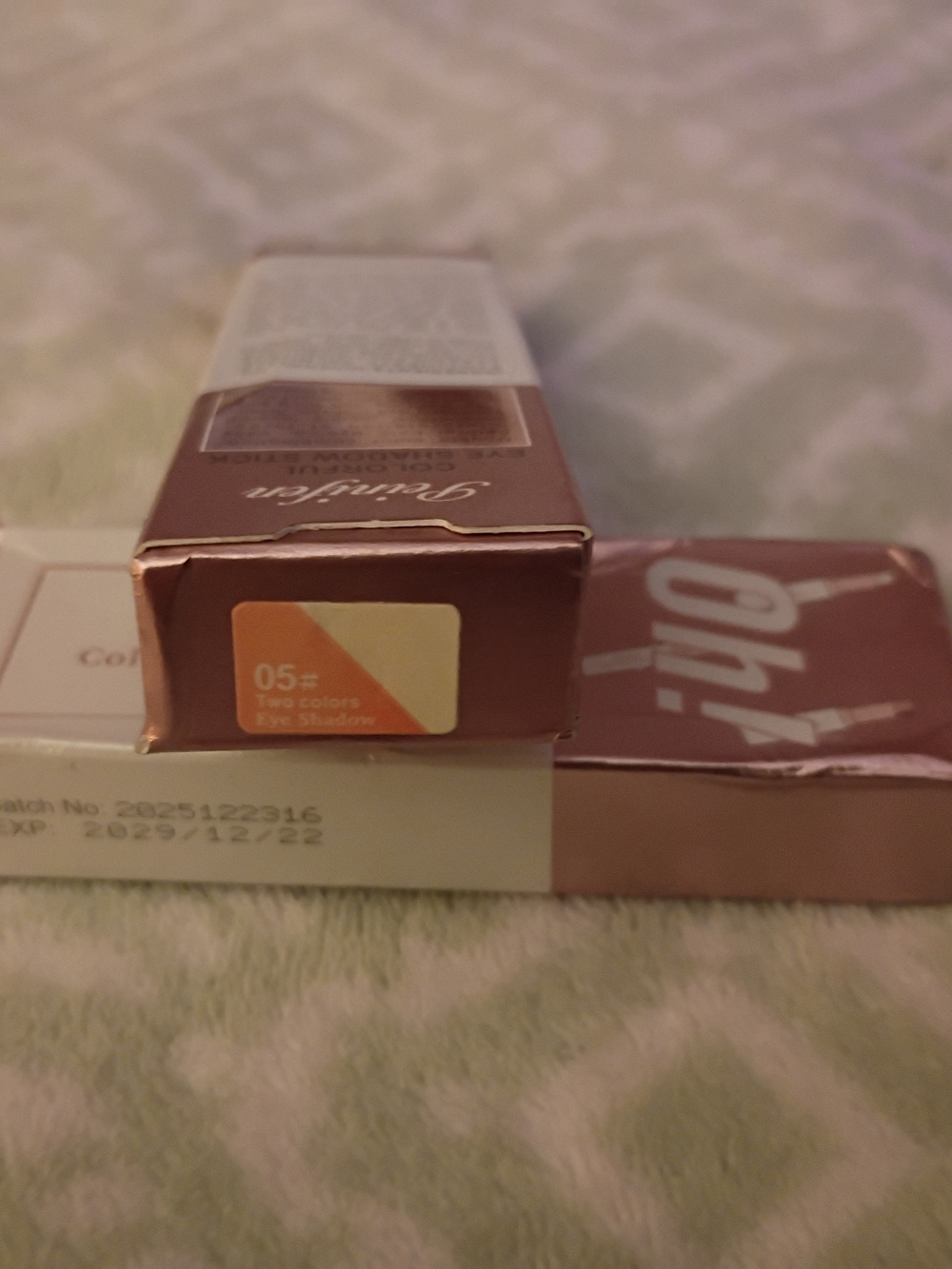 Oh! Two-Tone Eyeshadow Stick- Color # 05